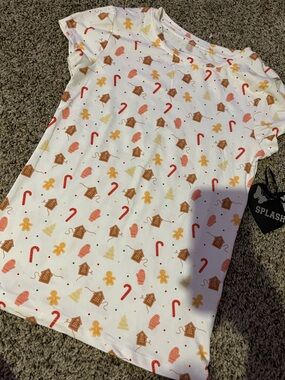 Splash White Holiday Print Tee with Red and Brown Accents